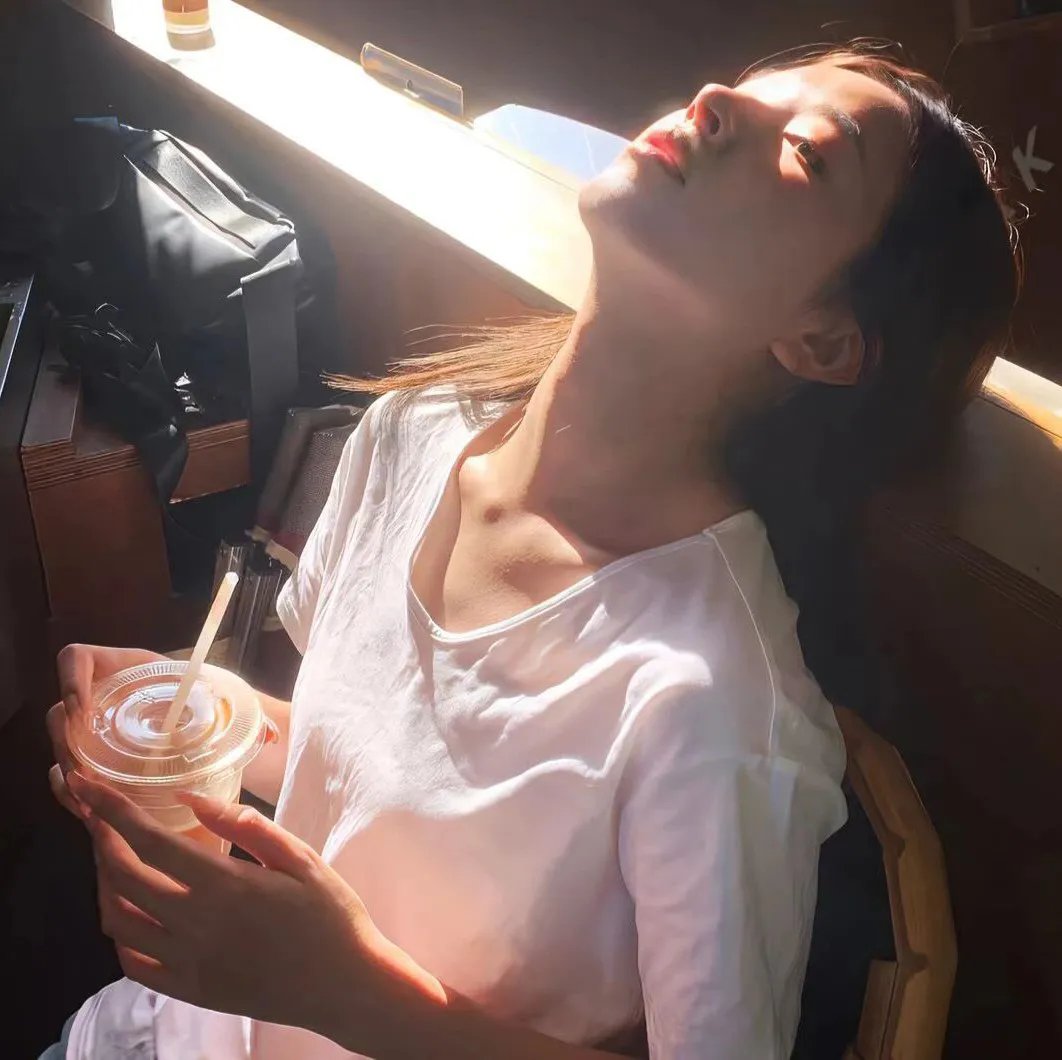 华丽荒土：月球漫步